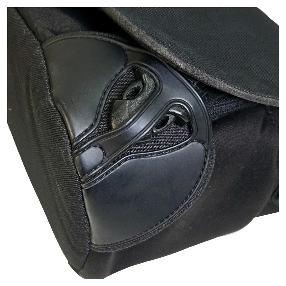 Kata DB-453 Black Digital Messenger Shoulder Camera‎ Bag Padded Tech Case EUC
